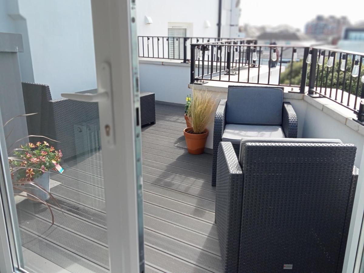 Glorious Duplex Holiday Apartment By The Sea Bognor Regis Exterior foto